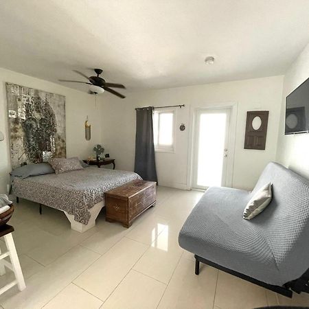 מיאמי Private Studio Blocks From Coconut Grove מראה חיצוני תמונה
