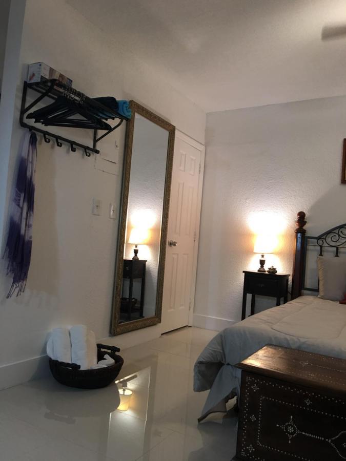 מיאמי Private Studio Blocks From Coconut Grove מראה חיצוני תמונה
