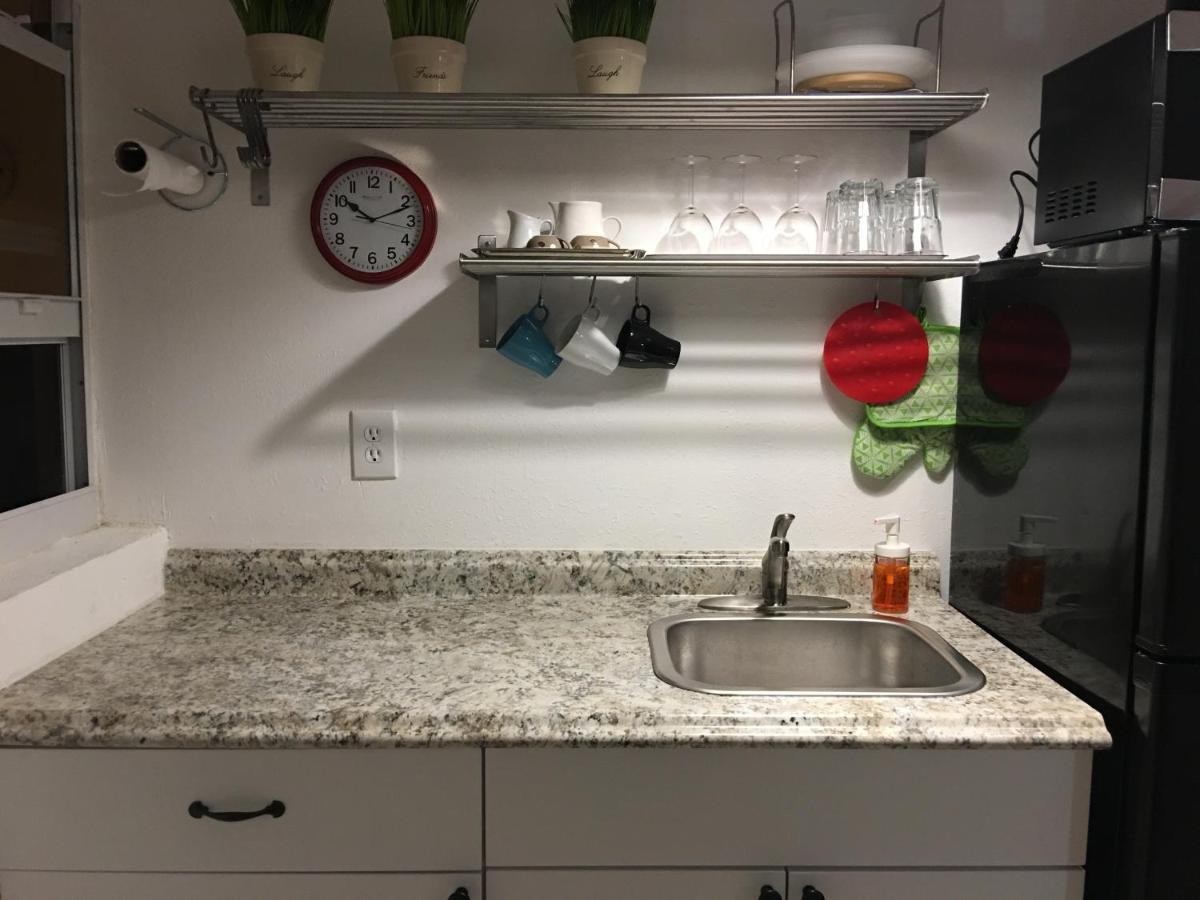 מיאמי Private Studio Blocks From Coconut Grove מראה חיצוני תמונה