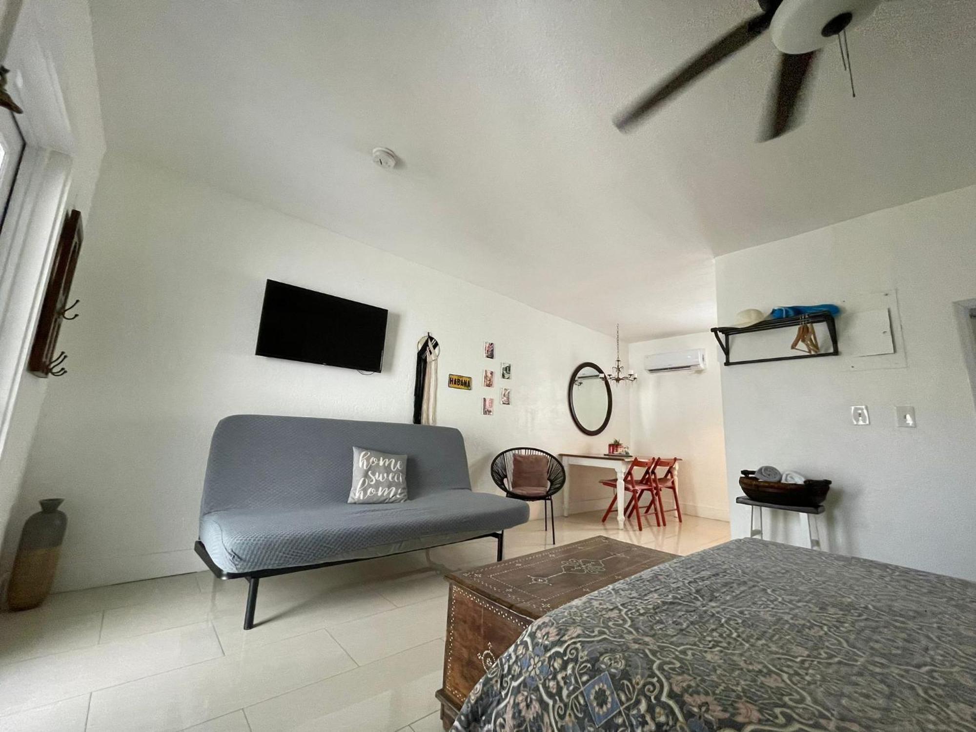 מיאמי Private Studio Blocks From Coconut Grove מראה חיצוני תמונה
